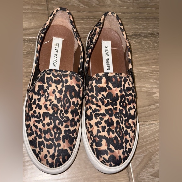 Steve Madden cheetah print Symba slip on tennis shoes size 8.5 - Picture 11 of 13
